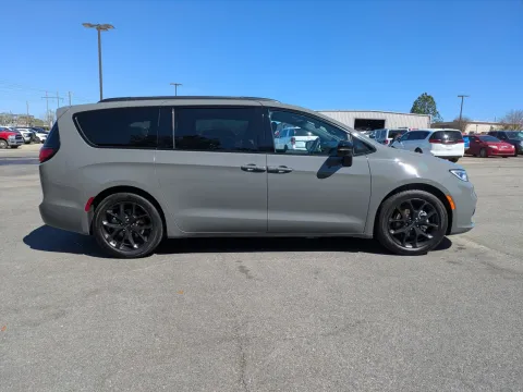 Another view of 2025 Chrysler Pacifica Limited for sale in Douglas, GA at Woody Folsom CDJR of Douglas