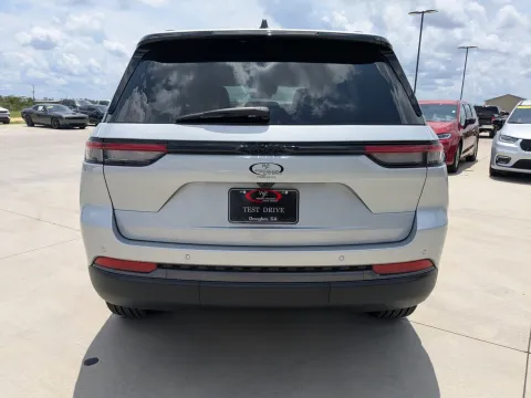 More photos of 2026 Jeep Grand Cherokee Limited at Woody Folsom CDJR of Douglas, GA