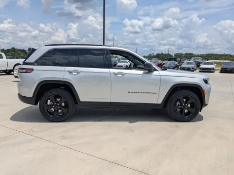 Another view of 2026 Jeep Grand Cherokee Limited for sale in Douglas, GA at Woody Folsom CDJR of Douglas