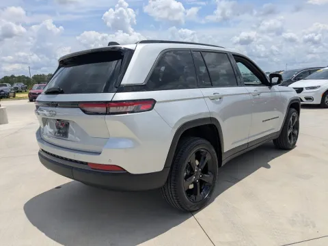More photos of 2026 Jeep Grand Cherokee Limited at Woody Folsom CDJR of Douglas, GA