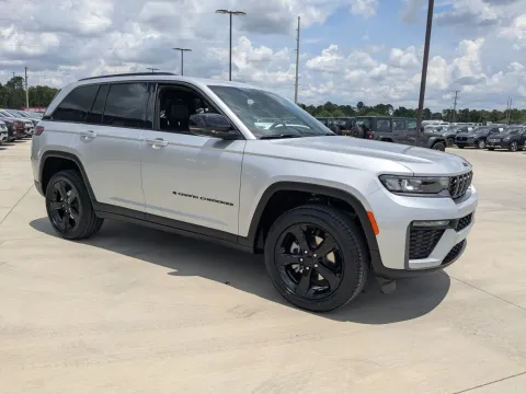 Photos of 2026 Jeep Grand Cherokee Limited for sale in Douglas, GA at Woody Folsom CDJR of Douglas