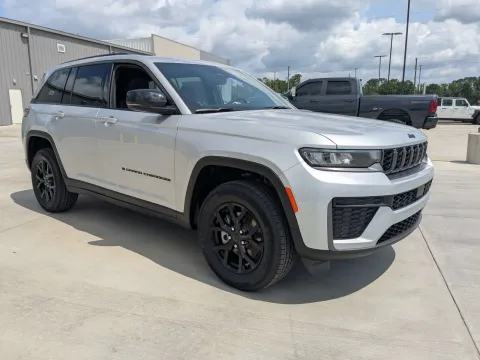 Photos of 2026 Jeep Grand Cherokee Laredo Altitude for sale in Douglas, GA at Woody Folsom CDJR of Douglas