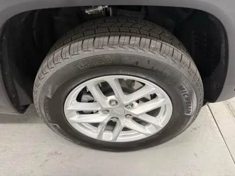 More photos of 2026 Jeep Grand Cherokee Laredo at Woody Folsom CDJR of Douglas, GA
