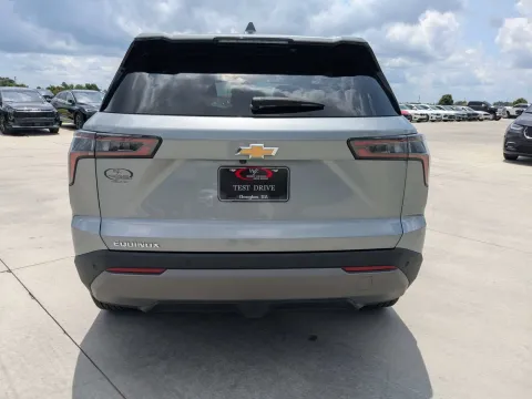More photos of 2026 Chevrolet Equinox FWD LT at Woody Folsom CDJR of Douglas, GA