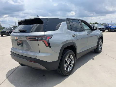 More photos of 2026 Chevrolet Equinox FWD LT at Woody Folsom CDJR of Douglas, GA