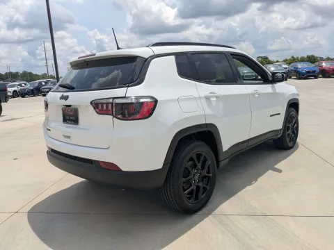 More photos of 2026 Jeep Compass Latitude Altitude at Woody Folsom CDJR of Douglas, GA