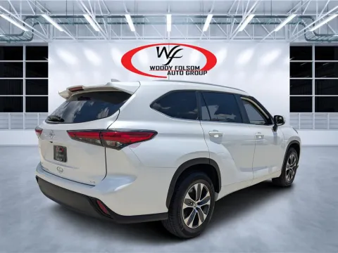 Another view of 2023 Toyota Highlander XLE for sale in Douglas, GA at Woody Folsom CDJR of Douglas