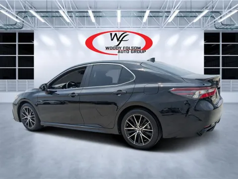 More photos of 2024 Toyota Camry SE at Woody Folsom CDJR of Douglas, GA