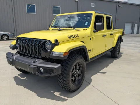 More photos of 2023 Jeep Gladiator Willys at Woody Folsom CDJR of Douglas, GA