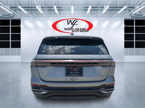 More photos of 2025 Lincoln Nautilus Premiere at Woody Folsom CDJR of Douglas, GA