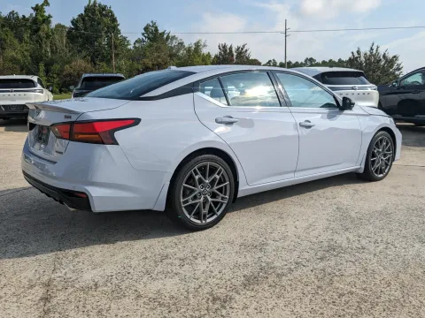 More photos of 2024 Nissan Altima 2.0 SR at Woody Folsom CDJR of Douglas, GA