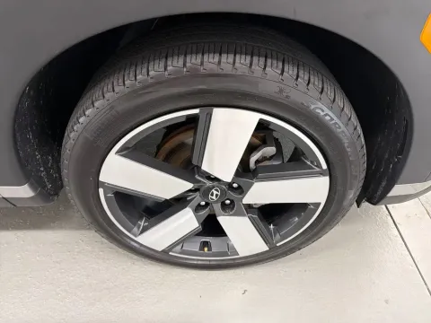 More photos of 2025 Hyundai Santa Fe Limited at Woody Folsom CDJR of Douglas, GA