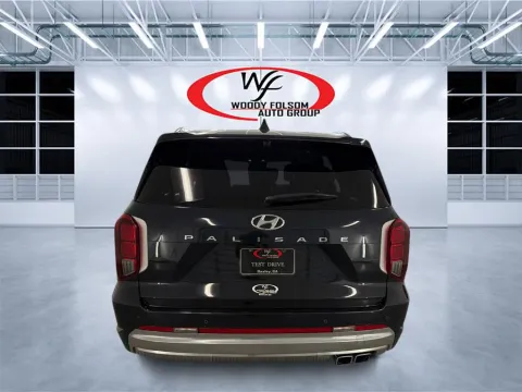 More photos of 2024 Hyundai Palisade Calligraphy at Woody Folsom CDJR of Douglas, GA