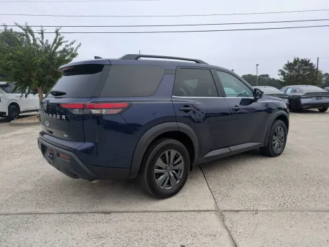 More photos of 2024 Nissan Pathfinder SV at Woody Folsom CDJR of Douglas, GA