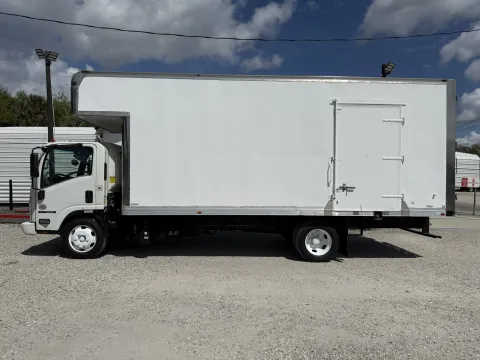 More photos of 2020 Isuzu NRR at DeBary Truck Sales, FL