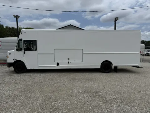 More photos of 2017 Freightliner MT55 Chassis at DeBary Truck Sales, FL