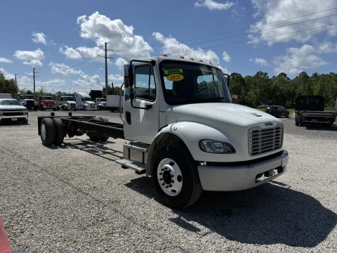 More photos of 2021 Freightliner M2 106 at DeBary Truck Sales, FL