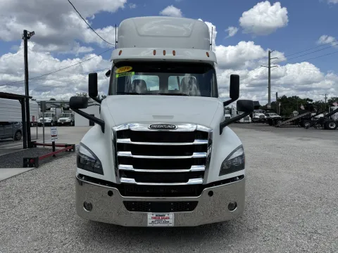 Photos of 2019 Freightliner Cascadia for sale in Sanford, FL at DeBary Truck Sales