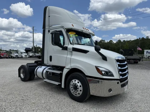 Another view of 2019 Freightliner Cascadia for sale in Sanford, FL at DeBary Truck Sales