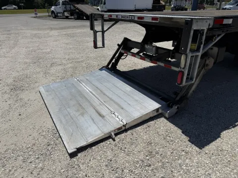 More photos of 2019 SUPREME FLATBED at DeBary Truck Sales, FL