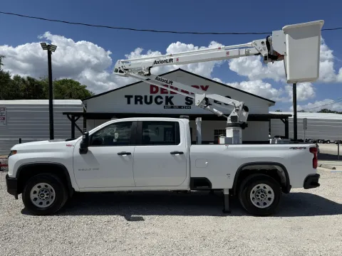 More photos of 2022 Chevrolet Silverado 3500HD Bucket Truck at DeBary Truck Sales, FL