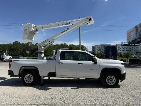 More photos of 2022 Chevrolet Silverado 3500HD Bucket Truck at DeBary Truck Sales, FL