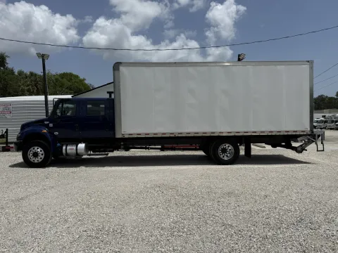 More photos of 2018 International DuraStar 4300 at DeBary Truck Sales, FL
