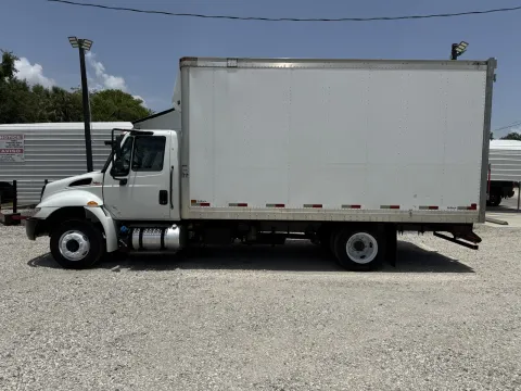 More photos of 2019 International DuraStar 4300 at DeBary Truck Sales, FL