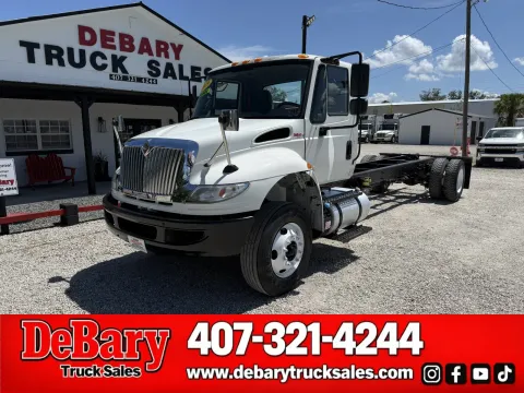 White 2019 International DuraStar 4300 for sale in Sanford, FL