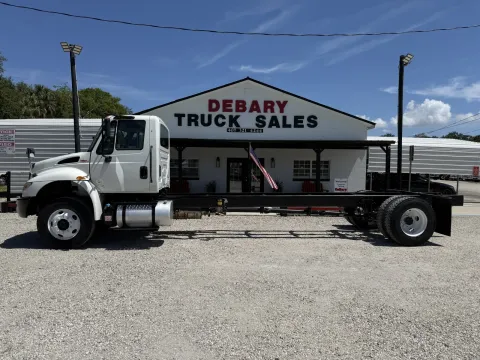 More photos of 2019 International DuraStar 4300 at DeBary Truck Sales, FL