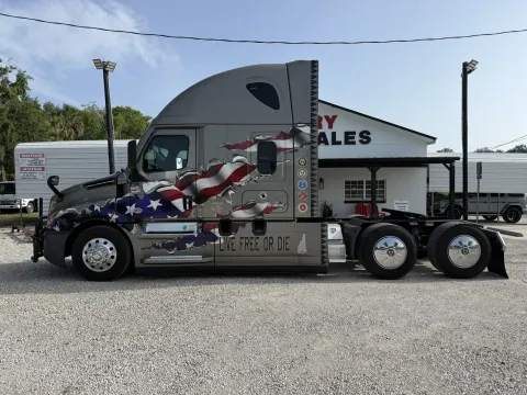 More photos of 2022 Freightliner Cascadia 126 at DeBary Truck Sales, FL