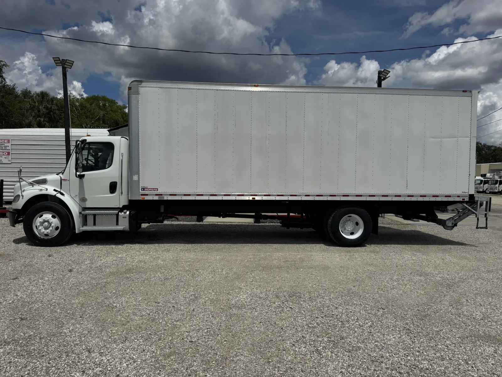 2019 Freightliner M2 106