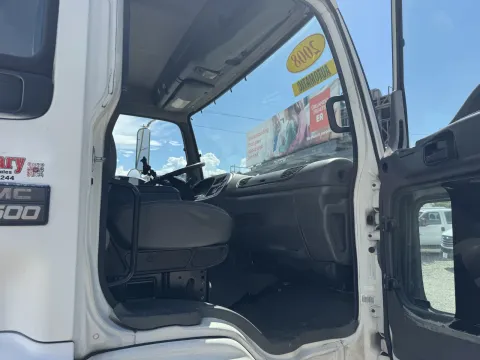 More photos of 2008 GMC T8500 at DeBary Truck Sales, FL