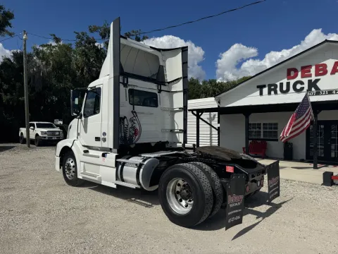 More photos of 2017 Volvo VNL at DeBary Truck Sales, FL