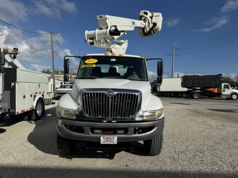 More photos of 2013 International DuraStar 4300 at DeBary Truck Sales, FL
