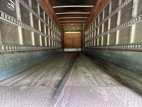 More photos of 2010 Morgan Dry Van at DeBary Truck Sales, FL