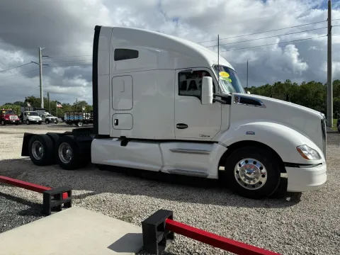 More photos of 2022 Kenworth T680 at DeBary Truck Sales, FL