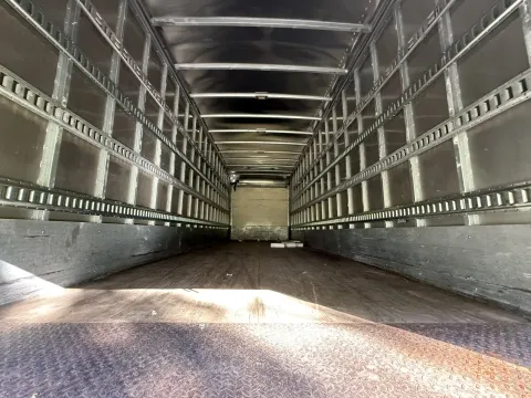 More photos of 2017 Supreme Dry Van at DeBary Truck Sales, FL
