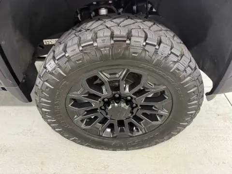 More photos of 2025 GMC Sierra 2500HD Denali Ultimate at Woody Folsom Chevrolet GMC, GA