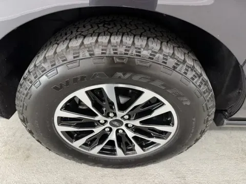 More photos of 2025 Ford Expedition Max Platinum at Woody Folsom Chevrolet GMC, GA