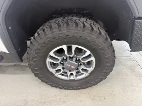 More photos of 2022 GMC Sierra 3500HD SLT at Woody Folsom Chevrolet GMC, GA
