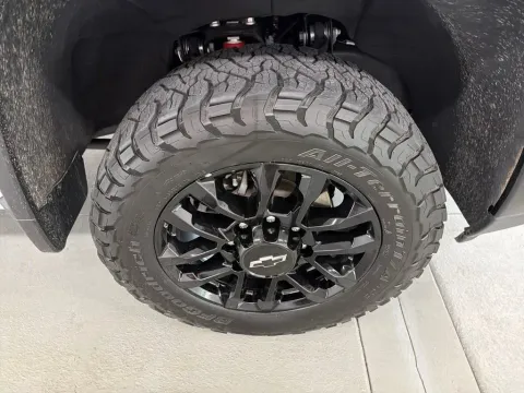 More photos of 2025 Chevrolet Silverado 2500HD LTZ at Woody Folsom Chevrolet GMC, GA