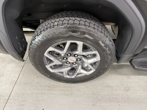 More photos of 2025 GMC Sierra 1500 SLT at Woody Folsom Chevrolet GMC, GA