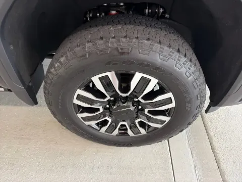 More photos of 2024 GMC Sierra 2500 HD Denali Ultimate at Woody Folsom Chevrolet GMC, GA
