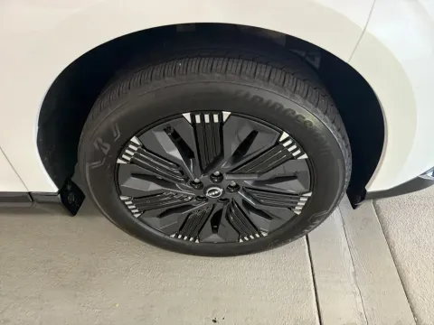 More photos of 2025 Nissan Murano Platinum at Woody Folsom Chevrolet GMC, GA