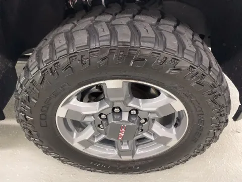 More photos of 2025 GMC Sierra 2500 HD SLT at Woody Folsom Chevrolet GMC, GA