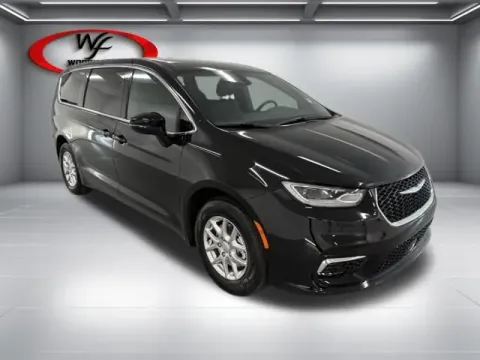 Another view of 2026 Chrysler Pacifica Select for sale in Baxley, GA at Woody Folsom CDJR of Baxley