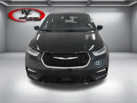 Photos of 2026 Chrysler Pacifica Select for sale in Baxley, GA at Woody Folsom CDJR of Baxley