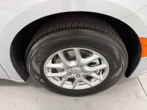 More photos of 2026 Chrysler Pacifica Select at Woody Folsom CDJR of Baxley, GA