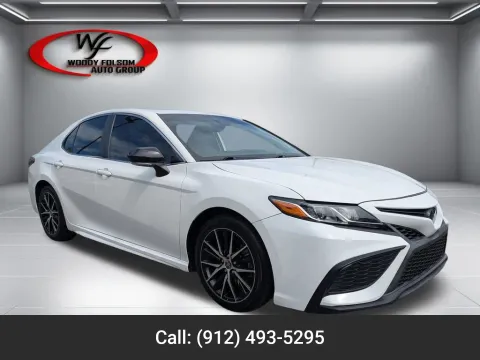 White 2023 Toyota Camry SE for sale in Baxley, GA